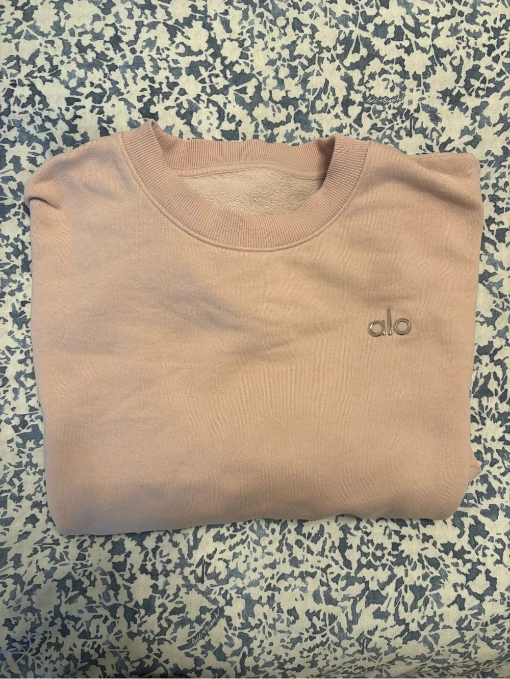 Alo Accolade Sweatshirt- Pink Quartz